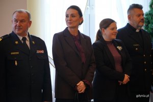 Na zdjęciu m.in.: wojewoda pomorska Beata Rutkiewicz, prezydent Gdyni Aleksandra Kosiorek (fot. Magdalena Starnawska)