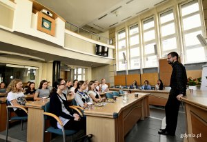 Grupa młodzieży z Białorusi w Urzędzie Miasta Gdyni, fot. Kamil Złoch