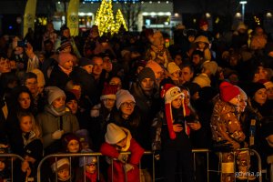 Gdyńskie mikołajki w muszli koncertowej na placu Grunwaldzkim (fot. Kamil Złoch)