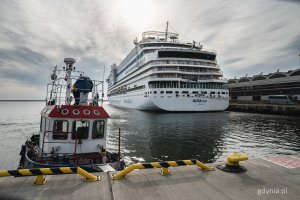 AIDAmar przy nabrzeżu Francuskim w Gdyni (fot. Kamil Złoch)