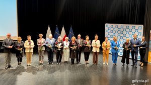 Osoby uhonorowane podczas Wojewódzkiej Uroczystości z okazji Dnia Edukacji Narodowej 2025 (fot. Katarzyna Balcerzak)
