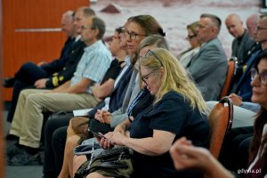 Uczestnicy konferencji na temat materiał&oacute;w niebezpiecznych w Bałtyku zgromadzeni na sali 