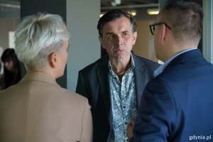 Łukasz Magrian, dyrektor Pomorskiej Regionalnej Organizacji Turystycznej i Jacek Debis z Agencji Rozwoju Gdyni na spotkaniu w InfoBoksie