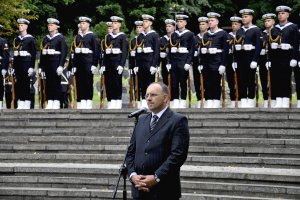 Obchody 78. rocznicy wybuchu II wojny światowej. Przemawia Andrzej Bień, wiceprzewodniczący Rady Miasta Gdyni // fot. B. Betlejewska