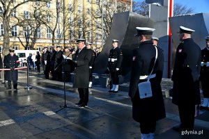 wiceadm. Jarosław Ziemiański - inspektor Marynarki Wojennej przemawiający podczas uroczystości z okazji 105. rocznicy utworzenia Marynarki Wojennej