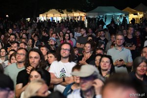 Publiczność podczas jednego z koncertów w ramach Globaltiki w parku Kolibki 