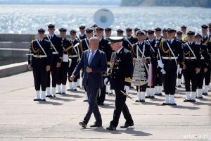 Na Molo Południowym  premier Donald Tusk i kadm. Jarosław Ziemiański 