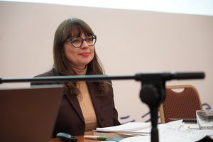 uśmiechnięta kobieta