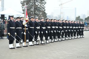 Kompania Reprezentacyjna Marynarki Wojennej RP podczas oficjalnych uroczystości z okazji 100. rocznicy nadania Gdyni praw miejskich 