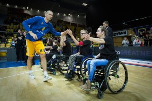 Gdyński OneTeam wystąpił w przerwie meczu EuroCup między Asseco Arką i Albą Berlin, fot. Mariusz Mazurczak