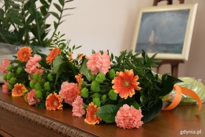  Każda para otrzymała kwiaty, medal oraz zestaw upominków // fot. Michał Kozłowski