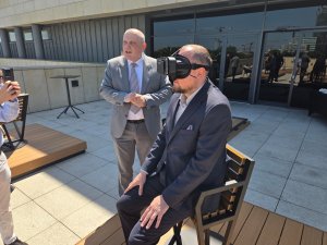 Z Gdynia VR 360&deg; miał okazję skorzystać dyrektor ds. kultury i aktywności mieszkańc&oacute;w Mariusz Bzdęga. O szczeg&oacute;łach opowiadał Robert Witosławski z Centrum Rekonstrukcji Historycznych