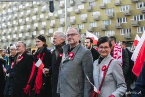 Gdynia świętuje 101. Urodziny Niepodległej. Na zdjęciu Wojciech Szczurek, prezydent Gdyni, Katarzyna Gruszecka-Spychała, wiceprezydent Gdyni, Michał Guć, wiceprezydent Gdyni oraz senator Sławomir Rybicki // fot. Karol Stańczak