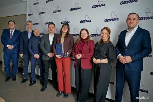 dr inż. arch. Paulina Szewczyk &ndash; architektka miasta wraz z prezydent Gdyni Aleksandrą Kosiorek i członkami kolegium prezydenckiego