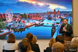 Piotr Borawski &ndash; zastępca prezydent Gdańska ds. mobilności i bezpieczeństwa przemawiający podczas konferencji ws. przyznania Tr&oacute;jmiastu tytułu Best of the World 2027