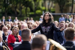 75. jubileusz III LO w Gdyni i dyrygentka orkiestry