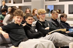 Gdyńskie Mistrzostwa Debat Oksfordzkich o Puchar Kopernika 2025 w XIV LO, na zdjęciu (fot. Katarzyna Balcerzak)