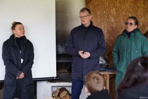 Na zdjęciu m.in. (od lewej): Dorota Marszałek-Jalowska, zastępczyni naczelnika Wydziału Środowiska UMG, Rafał Geremek, wiceprezydent Gdyni i Beata Rydelek, prezes zarządu Pomorskiego Ośrodka Rehabilitacji Dzikich Zwierząt &bdquo;Ostoja&rdquo;