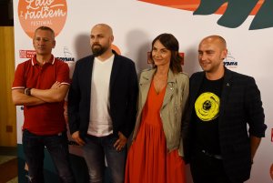 Dziennikarze Polskiego Radia, którzy będą prowadzić festiwal w Gdyni, fot. Kamil Złoch