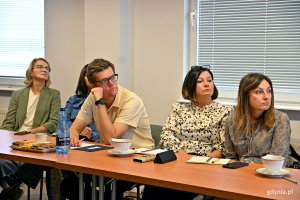Uczestnicy spotkania „Edukacja i rynek pracy – uczniowie w obliczu zawodowych wyzwań” zorganizowanego przez Powiatowy Urząd Pracy w Gdyni 