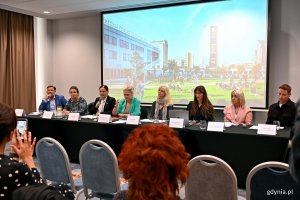 W konferencji prasowej zapowiadającej 51. Festiwal Polskich Film&oacute;w Fabularnych, kt&oacute;ra odbyła się w Hotelu Mercure, udział wzięli (od lewej): Piotr Gorzeński &ndash; prezes Zarządu Morskiego Portu Gdynia, Beata Jaworowska &ndash; zastępca dyrektora Departamentu Kultury Urzędu Marszałkowskiego Wojew&oacute;dztwa Pomorskiego, prezydent Gdyni Aleksandra Kosiorek, Agata Kozierańska-Burda &ndash; dyrektorka Festiwalu Polskich Film&oacute;w Fabularnych, Joanna Łapińska &ndash; dyrektorka artystyczna Festiwalu Polskich Film&oacute;w Fabularnych, Magdalena Marszałkowska &ndash; dyrektor Departamentu Marketingu sp&oacute;łki Energa oraz Norbert Miętki &ndash; kierownik marketingu Invest Komfortu 