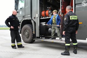 Robert i Artur spełniają swoje marzenia na lotnisku w gdyńskich Babich Dołach, fot. Sebastian Smuga