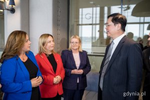 Prezydent Aleksandra Kosiorek, wiceprezydentka Oktawia Gorzeńska, członkini zarządu województwa pomorskiego Agnieszka Baranowska i wiceprezydent Lo Ta-Sheng