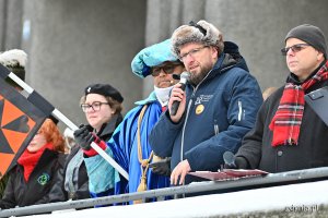 Jarosław Szydłak, prezes stowarzyszenia KACK, które organizuje gdyńską odsłonę Orszaku Trzech Króli, zabrał głos podczas uroczystości 