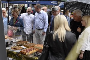Festiwal „Kulinarna Świętojańska”. Stoiska odwiedził również Marek Łucyk - wiceprezydent Gdyni / fot. B. Ponikiewski/Szlak Kulinarny Centrum Gdyni