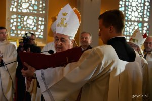 Uroczystość podniesienia świątyni do godności bazyliki mniejszej. Na zdjęciu abp. Salvatore Penacchio / fot. Paweł Kukla