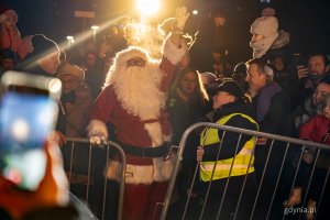 Gdyńskie mikołajki w muszli koncertowej na placu Grunwaldzkim (fot. Kamil Złoch)