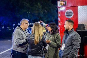 Radni Gdyni Norbert Anisowicz i wiceprzewodnicząca Rady Miasta Gdyni Mariola Śrubarczyk-Cichowska na ćwiczeniach