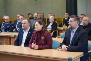 Na zdjęciu m.in.: prezydent Aleksandra Kosiorek, przewodniczący Rady Miasta Gdyni  Tadeusz Szemiot i wiceprezydent Tomasz Augustyniak