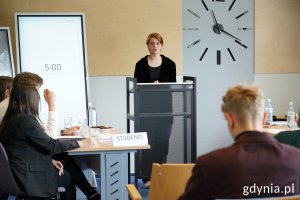 Uczestnicy debaty oksfordzkiej w Uniwersytecie WSB Merito