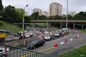 Zmiana w organizacji ruchu na skrzyżowaniu ulic 10 lutego, Dworcowa, Podjazd, fot. Michał Kowalski