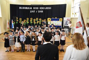 Rozpoczęcie roku szkolnego 2017/2018 w SP nr 10 w Gdyni Chyloni // fot. M. Puszczewicz