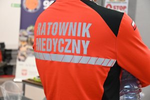 Ratownicy medyczni pokazywali r&oacute;żne techniki tamowania krwawienia