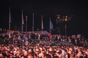 Publiczność na Skwerze Arki Gdynia (fot. Karol Makurat)