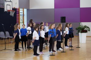 Występ uczni&oacute;w SP nr 18 w Gdyni 