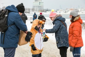 Wolontariusze na ulicach Gdyni podczas 29. finału WOŚP, fot. Karol Stańczak