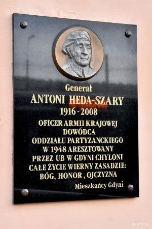 Tablica upamiętniająca gen. Antoniego Hedę-Szarego /fot. Paweł Kukla