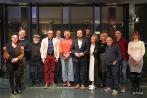 Na zdjęciu: dyrektor zarządzający ds. kultury i aktywności mieszkańców Mariusz Bzdęga, dyrektorka Muzeum Emigracji Karolina Matyjas-Grabowicz wraz z członkami Rady Kultury (fot. Magdalena Starnawska)