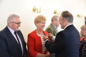 Prezydent Wojciech Szczurek wręczył medale za Długoletnie Pożycie Małżeńskie // fot. Lechosław Dzierżak