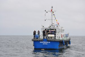 Złożenie wieńców na morzu w hołdzie tym co odeszli na wieczną wachtę