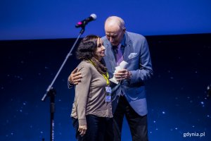 Anna Okopińska odbiera Nagrodę Specjalną Kolosów (fot. Karol Stańczak)