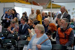 Uczestnicy biorący udział w otwarciu Targ&oacute;w Książki w Gdyni 