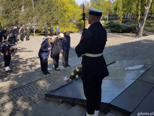 Składanie wieńców / fot. Dorota Nelke