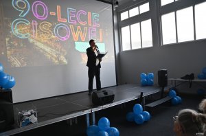 Mężczyna na scenie