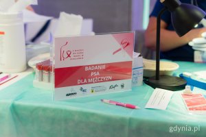 Tabliczka z napisem: badanie PSA dla mężczyzn