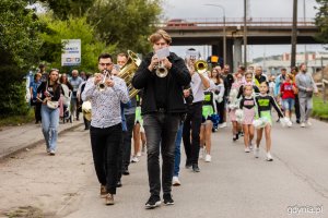 Radosny przemarsz do parku Kilońskiego (fot. Karol Stańczak)